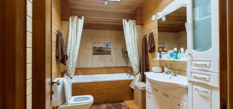 Отделка ванной комнаты на даче в деревянном доме