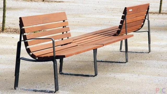 Комбинированная скамейка с оригинальными спинками