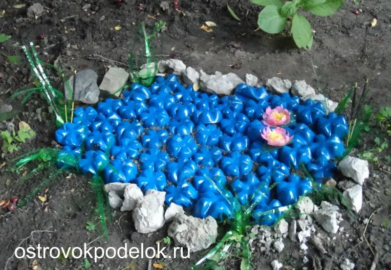 Прудик из пластиковых бутылок