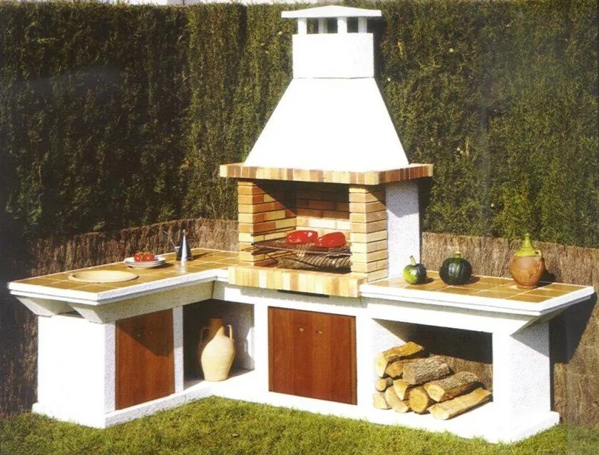 barbekyu-iz-kirpicha-41-2375073