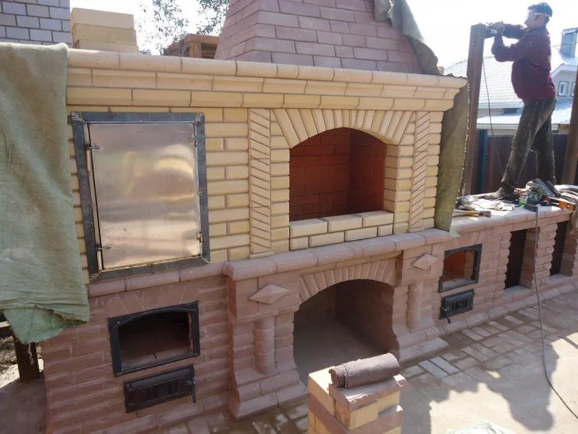 barbekyu-iz-kirpicha-33-5598796