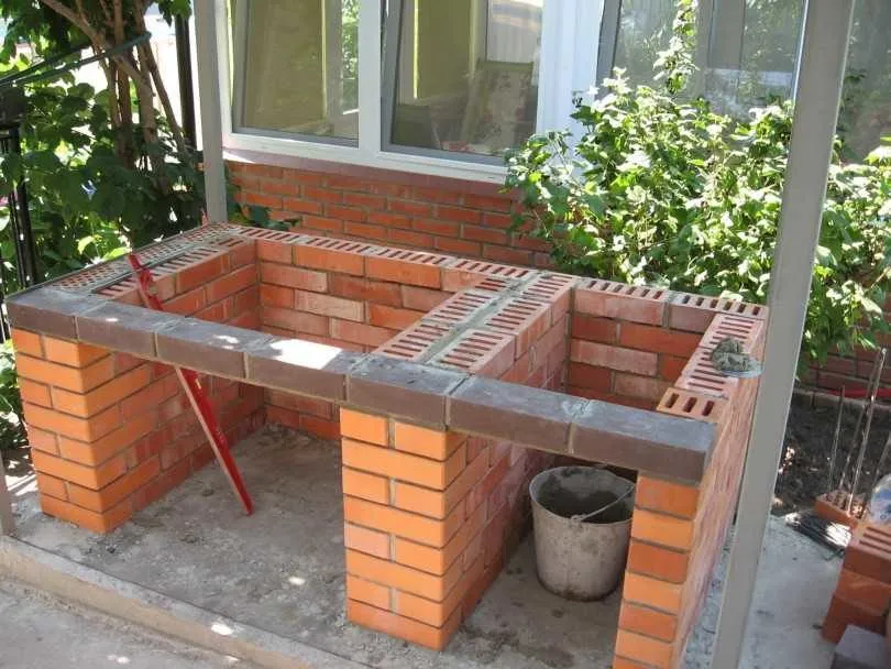 mangal-iz-kirpicha-svoimi-rukami-64-3554304