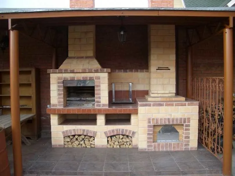 mangal-iz-kirpicha-svoimi-rukami-71-7273085