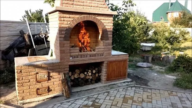 mangal-iz-kirpicha-svoimi-rukami-72-8755943