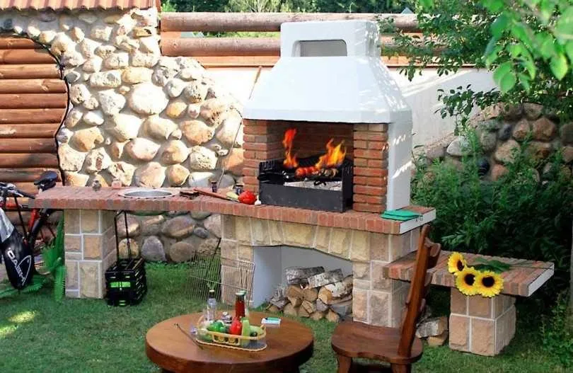 mangal-iz-kirpicha-svoimi-rukami-78-7654212