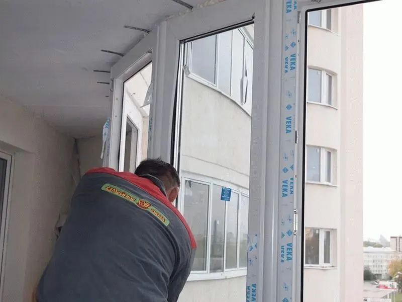 Установка стеклопакетов на лоджии