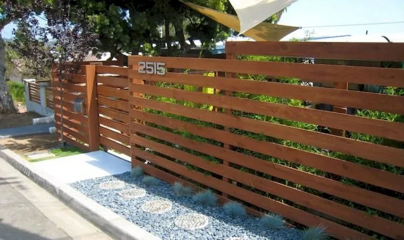 Забор деревянный горизонтальный
