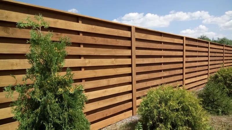 Забор деревянный горизонтальный