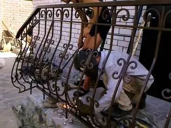 Установка перил на крыльцо