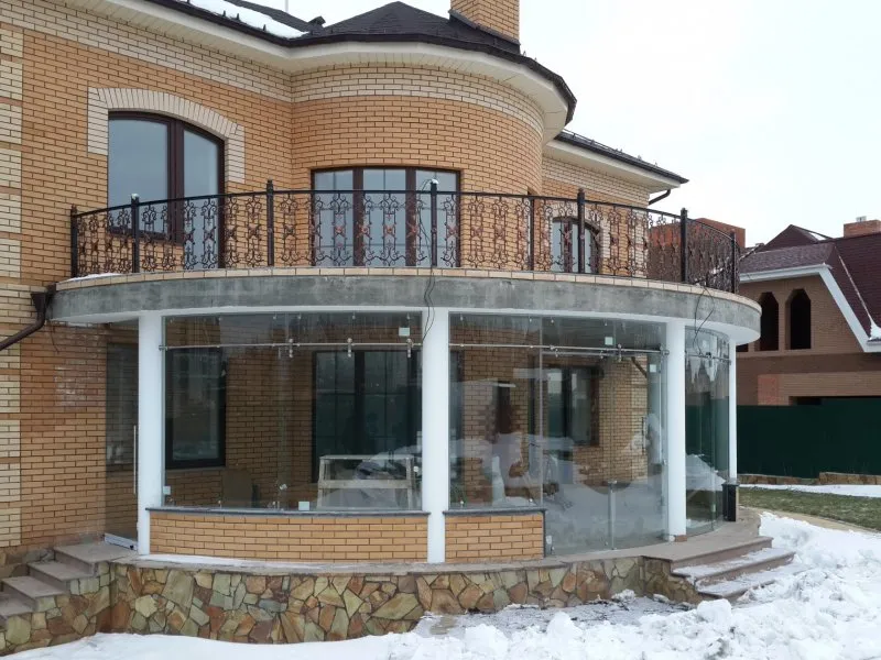 Окна в эркере снаружи