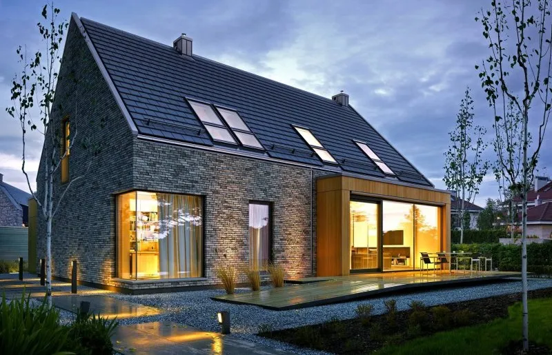 Стильный дом с двускатной крышей