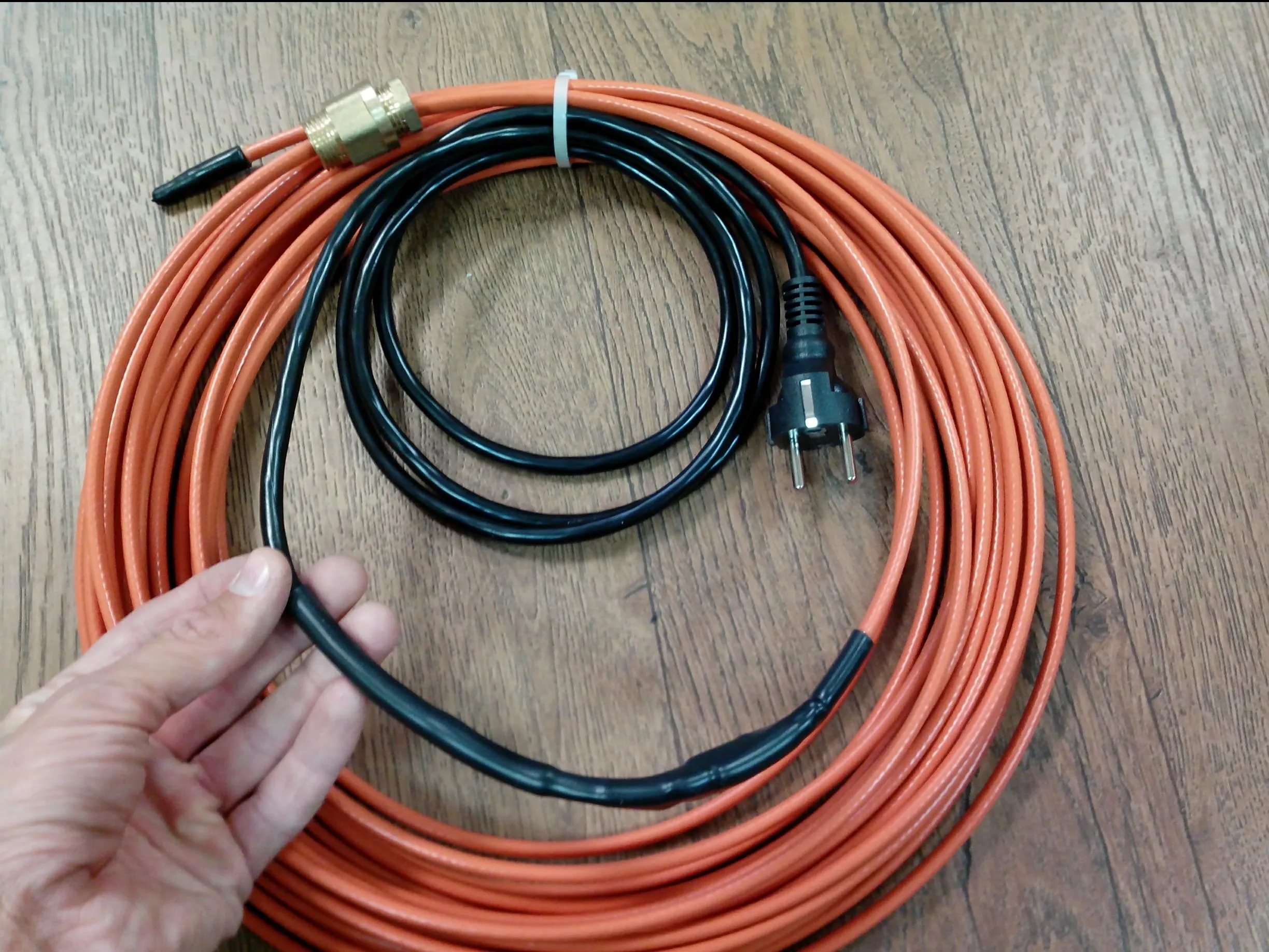 Греющий кабель внутри трубы DVU13-готовый комплект