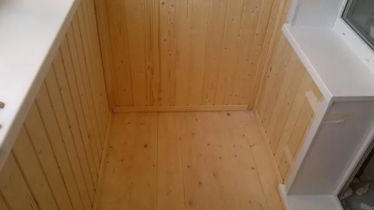 Otdelka balkona vagonkoj 12