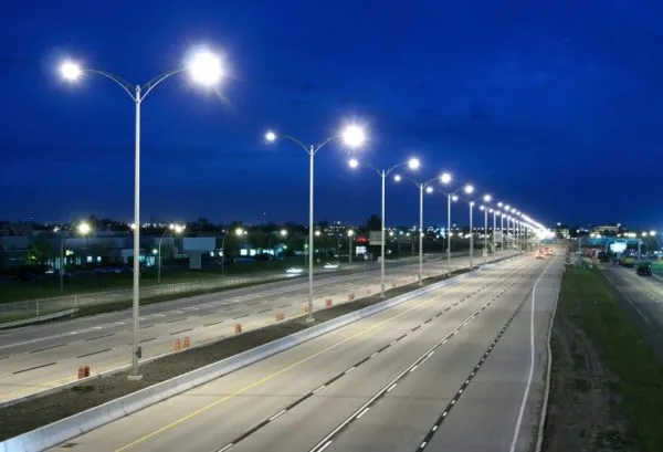 Освещение скоростной автомагистрали
