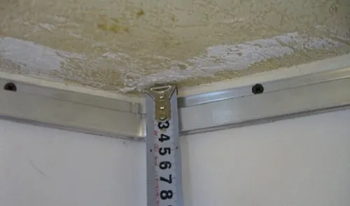 Крепление багета для натяжных потолков: алюминиевый и пвх багет, монтаж ...