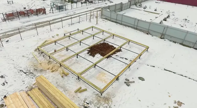 Правильное выполнение обвязки свайного фундамента брусом — особенности ...