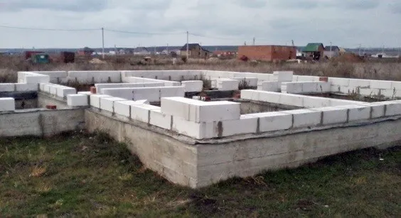 укладка газобетонных блоков