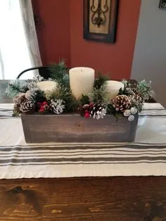 Wooden Box Centerpiece, Coffee Table Centerpieces, Christmas Table Centerpieces, Christmas Table Settings, Decoration Table, Centerpiece Decorations, Coffee Tables, Minimalist Christmas Decor, Elegant Christmas