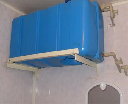 Накопительный бак для запаса воды Бак для накопления воды