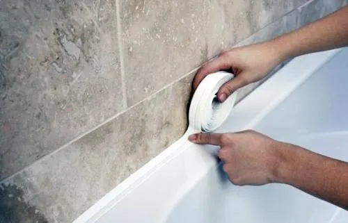 Вставка между ванной и стеной. Щель между ванной и стеной: 5 идеальных способов заделки