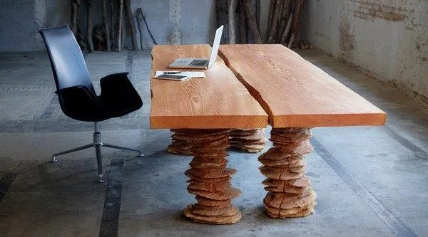 Необычный деревянный стол