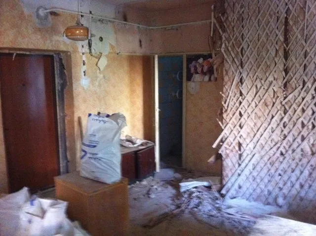 Перегородки в сталинках - дощатые, оштукатуренные по дранке.