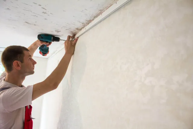 Самостоятельный монтаж багета для натяжных потолков: правила крепления ...