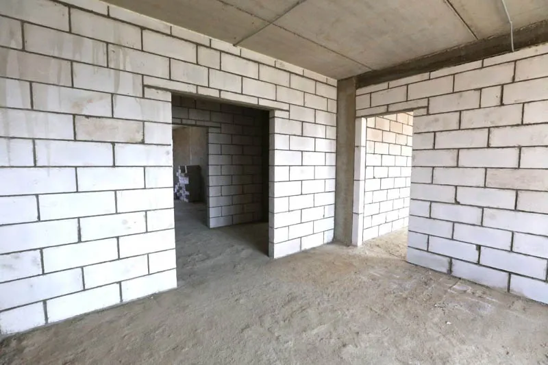 комната без отделки 