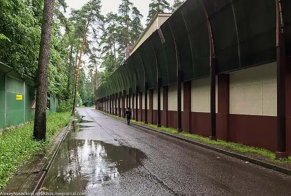 На улице