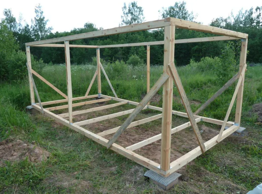 Как построить сарай на даче своими руками