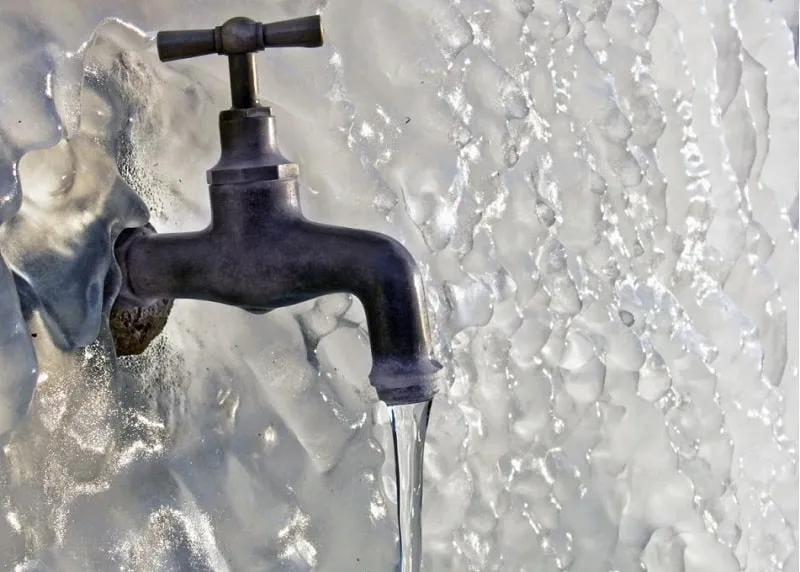 Сливание воды для предотвращения замерзания