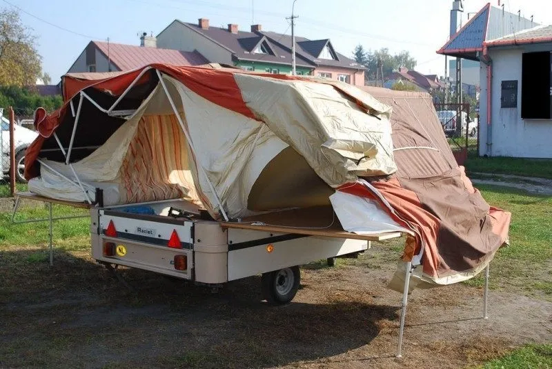 Прицеп-палатка - это отличная альтернатива домам на колесах