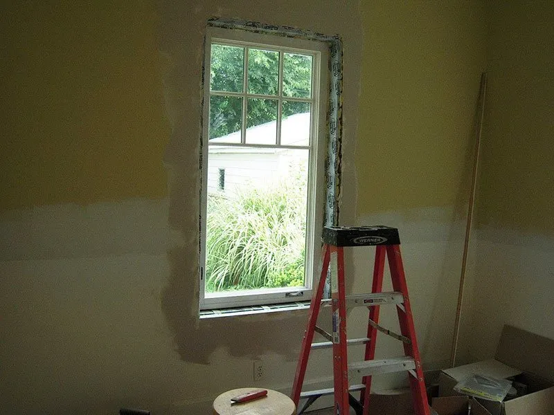 Пошаговая инструкция — как сделать штукатурку откосов на окнах — Все ...