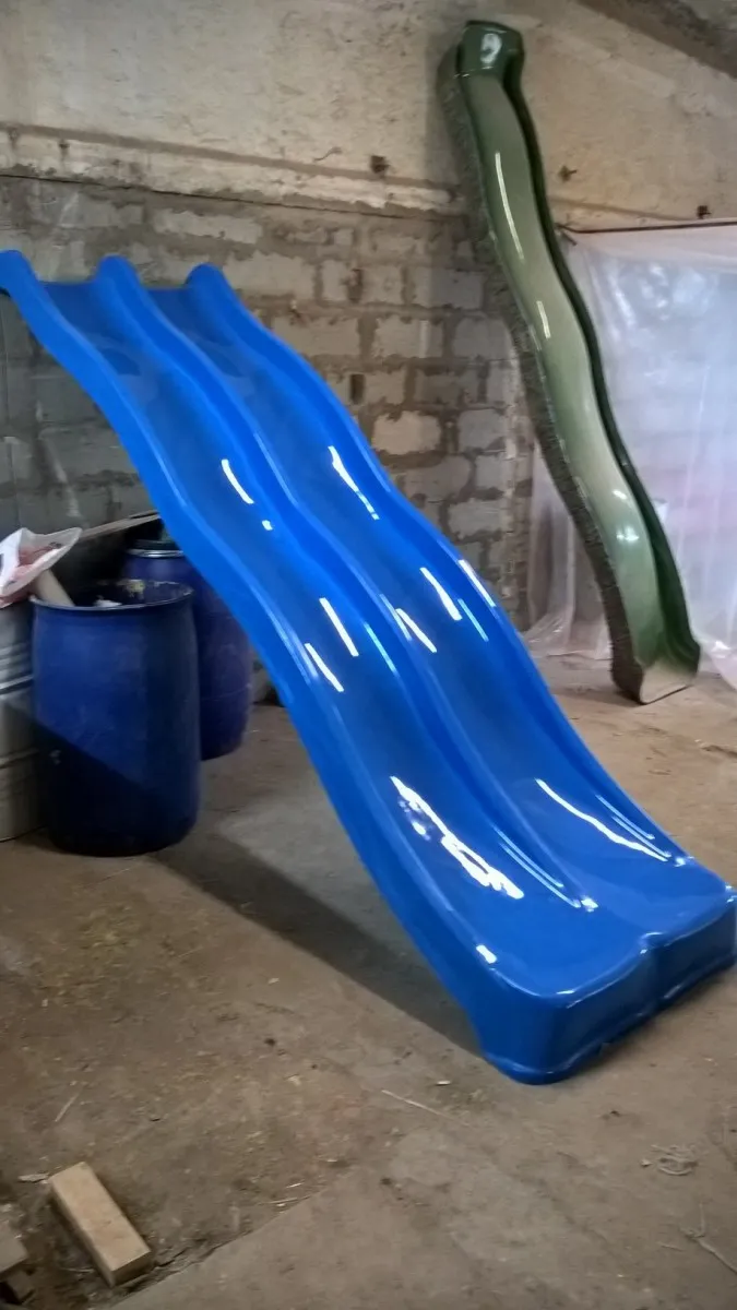 Горки производство. Скат из стеклопластика. Горка из стеклопластика 3d. Деревянный Скат горки. Скат для горки в комнате.